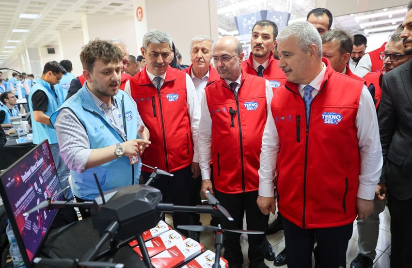 Teknoloji rüzgarı Selçuklu’da esiyor! TEKNO-SEL 2025 Teknoloji ve Robot Yarışması başladı - Resim : 1