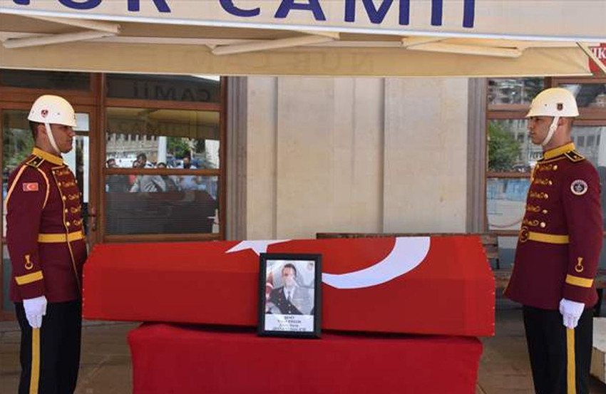 Ankara şehidimiz Yusuf Ergün'ün cenazesinde babasından gururlu duruş: "Ne mutlu bana şehit babası oldum" - Resim : 2