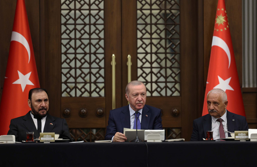 Cumhurbaşkanı Erdoğan: Müslümanlar olarak aşure gününü idrak ediyoruz - Resim : 2