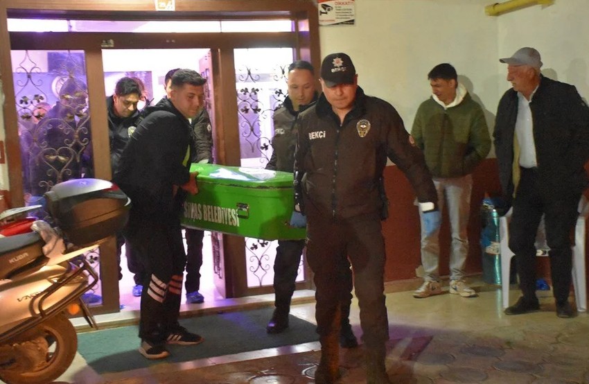 Sivas'ta iki kardeşi katleden caninin binaya giriş görüntüleri ortaya çıktı! - Resim : 5