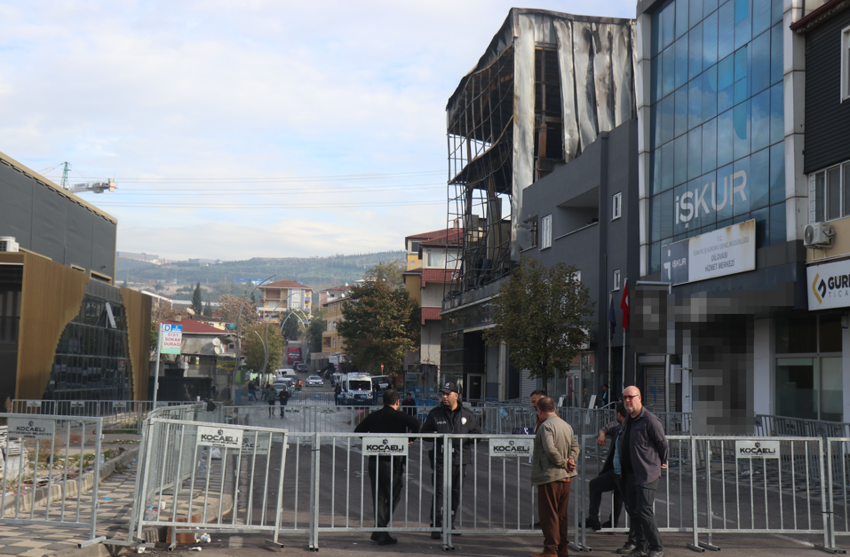 Yangında hayatını kaybeden Esma'nın eşinden yürek burkan sözler! "Birbirlerine sarılarak ölmüşler" - Resim : 2