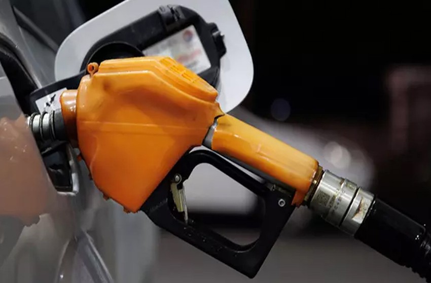 Akaryakıt fiyatları yerinde durmuyor! Motorine yine zam… Benzin ne kadar oldu? - Resim : 1