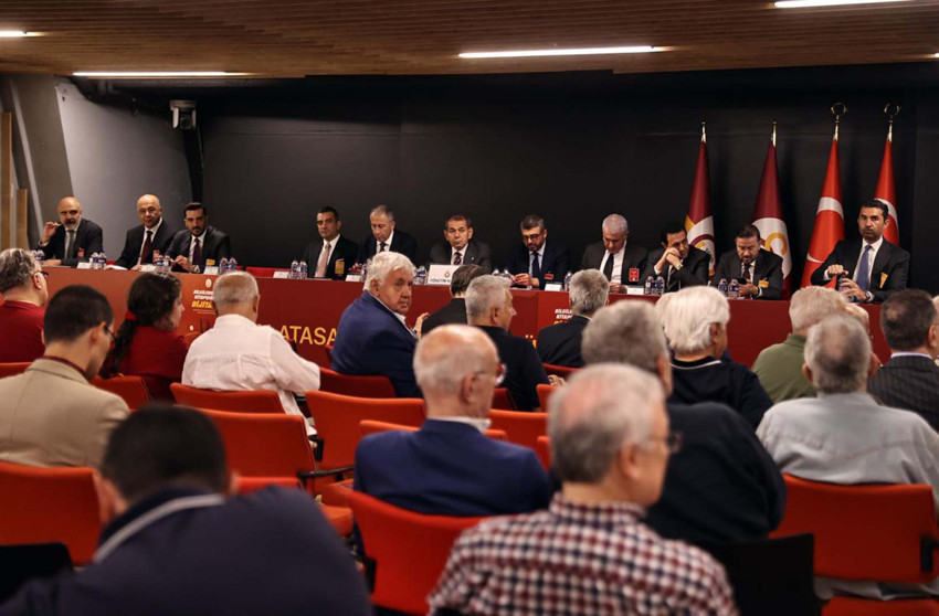 Camiaya müjdeyi verdi! Galatasaray Başkanı Dursun Özbek’ten harcama limiti ve transfer açıklaması! - Resim : 1