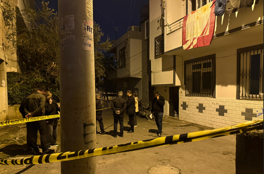 Sokakta silahlı kavga: Olayla ilgisi olmayan genç kız öldü! 1 kişi de yaralı - Resim : 1