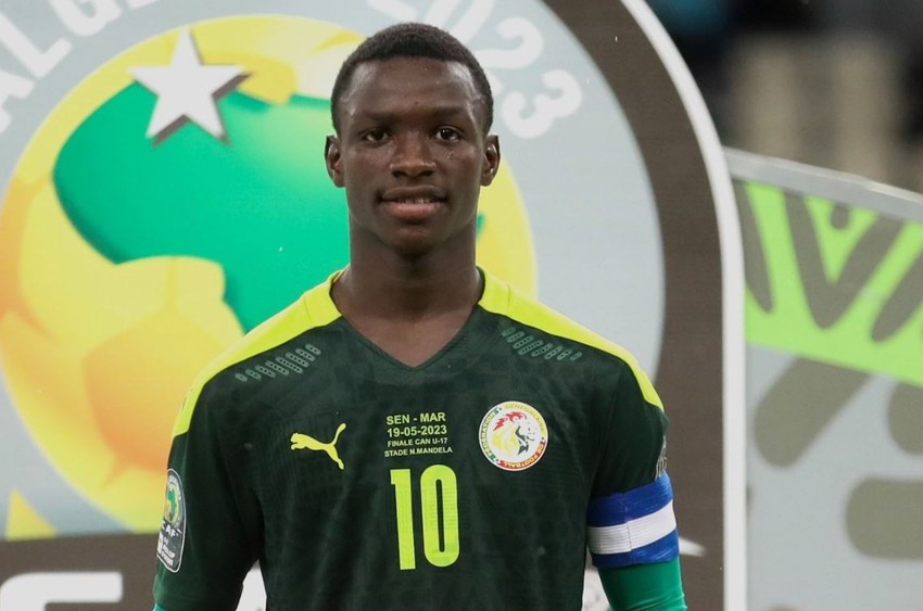 Fenerbahçe, değeri bir dönem 150 milyon euro olan Sadio Mane'nin veliahdını İstanbul'a indirdi! Henüz 16 yaşında - Resim : 1