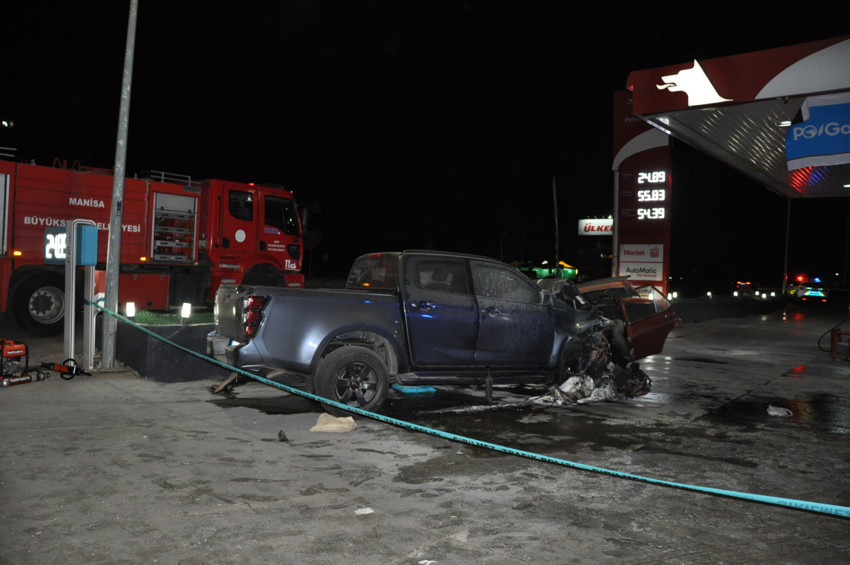 Manisa’da katliam gibi kaza! Çok sayıda ölü ve yaralı var - Resim : 1