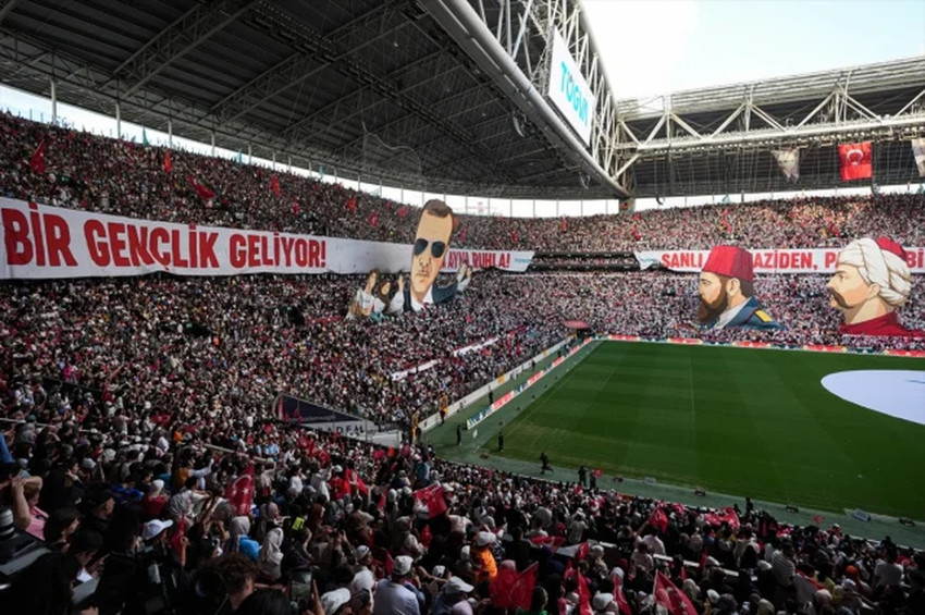 Cumhurbaşkanı Erdoğan'dan Rams Park'ta T&Uuml;GVA Yaz Okulları Final Programı'nda &ouml;nemli mesajlar: "Gen&ccedil;lerimizi &uuml;&ccedil; beş kendini bilmeze yedirmeyiz" - Resim : 5