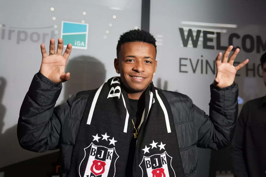 Beşiktaş’ta ayrılık! 5.6 milyon euroluk yıldızın transferi resmen açıklandı - Resim : 1