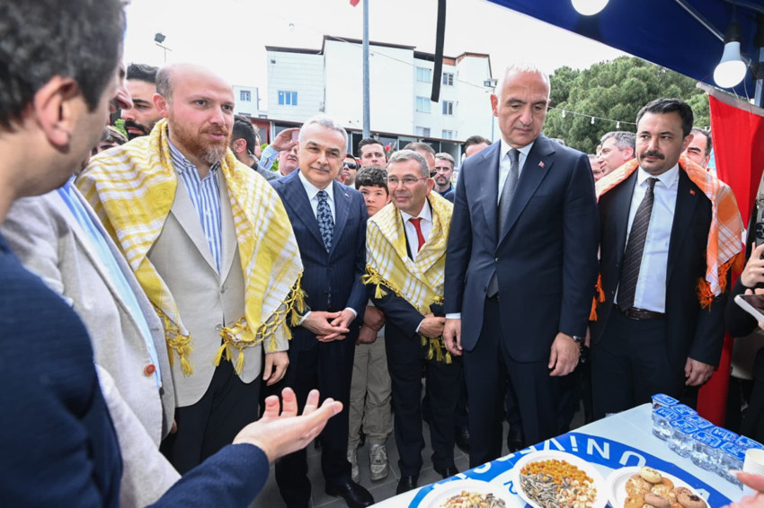 Nazilli'de festival heyecanı! Aydın'ın emeği k&uuml;lt&uuml;r&uuml; ve mimarisi sahneye &ccedil;ıktı! Bakan Ersoy, &uuml;retici ve sanatkarlarla bir araya geldi - Resim : 3
