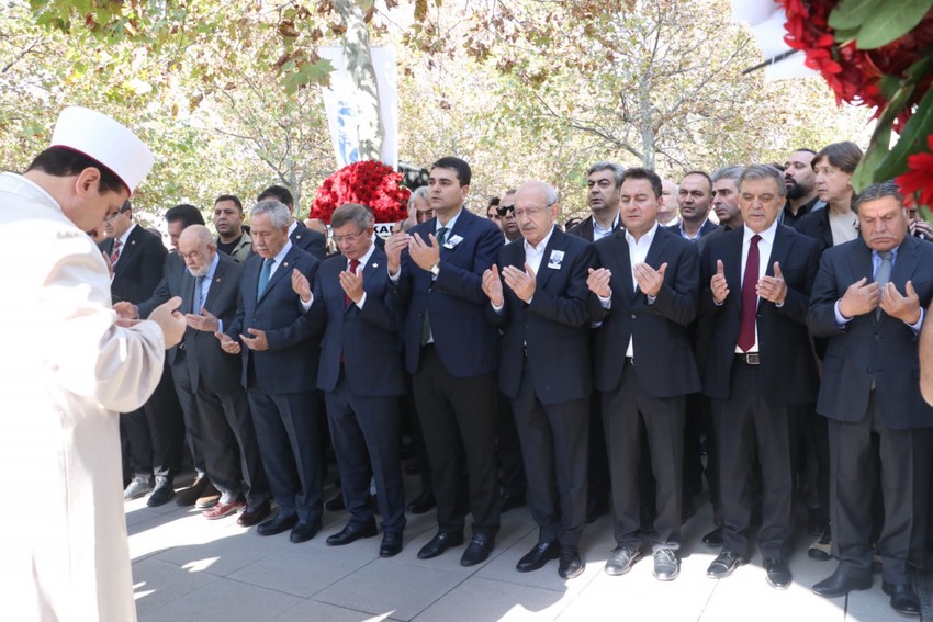 Ali Babacan’ın babası Hilmi Babacan son yolculuğuna uğurlandı - Resim : 1