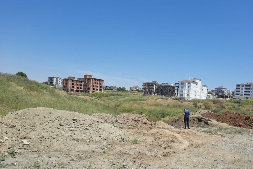 Kaçak hafriyat kamyonu drondan saklanamadı - Resim : 1