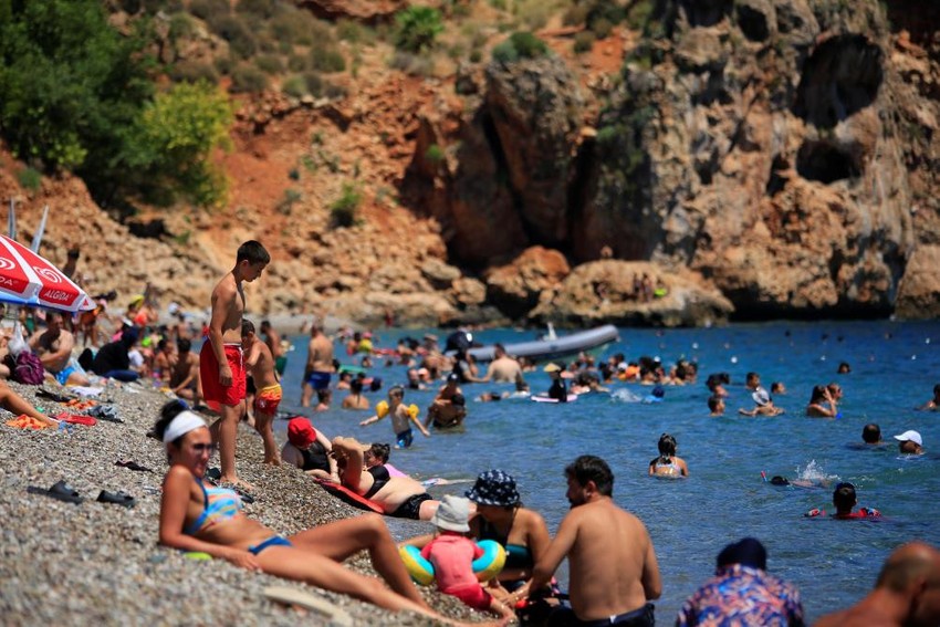 Antalya'da termometreler sınırları zorladı! Kent termometreleri 44, araç termometreleri 47'yi gösterdi - Resim : 2