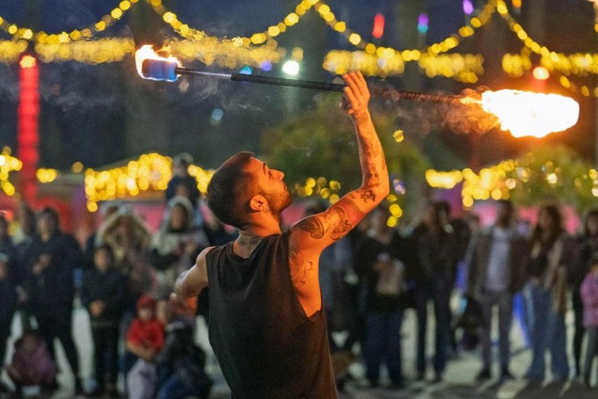Bu yıl ilki gerçekleşiyor! İzmir'de yeni yıl festivali rengarenk görüntülerle başladı - Resim : 4