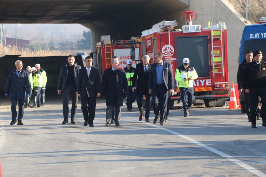 Denizli'de feci kaza! İşçileri taşıyan servis devrildi: 4 ölü, 19 yaralı - Resim : 2