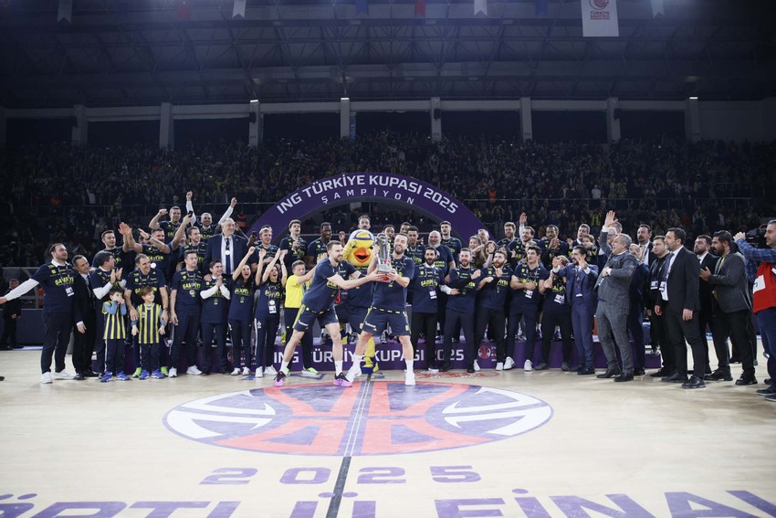 Beşiktaş Fibabank’a şans tanımadılar! ING Türkiye Kupası’nda şampiyon Fenerbahçe Beko! - Resim : 5