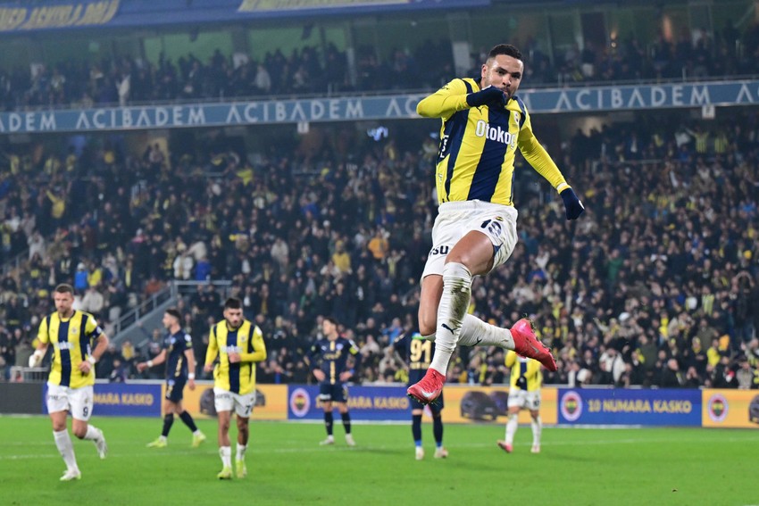 Fenerbahçe, Galatasaray'ı 22 milyon euroluk yıldızıyla etkisiz hale getirecek! İşte golcü oyuncunun Aslan planı - Resim : 1