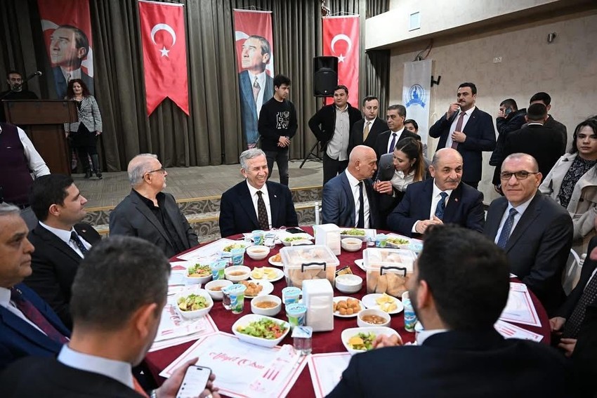 Mansur Yavaş iftar programında konuştu - Resim : 1