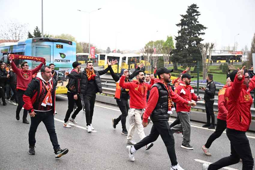 Galatasaray taraftarları, Fenerbahçe derbisi için Kadıköy’e geldi! - Resim : 3