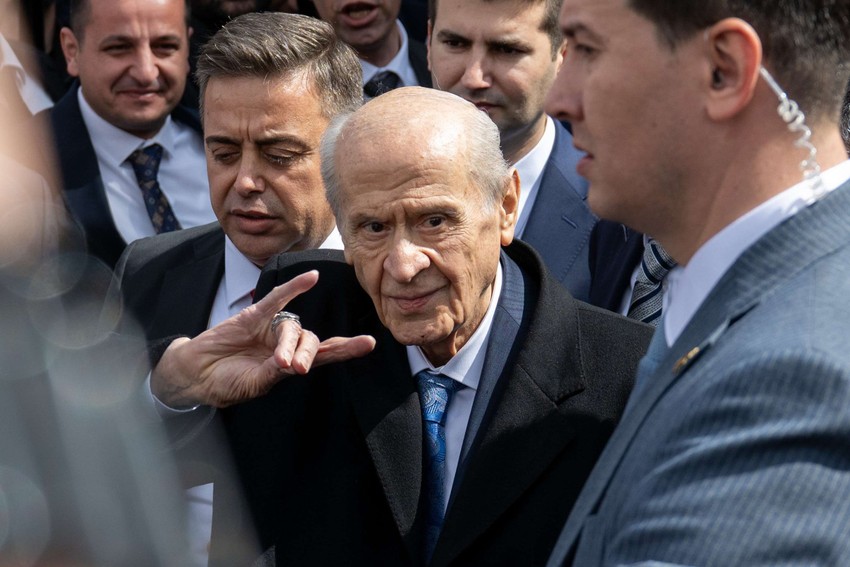 MHP lideri Devlet Bahçeli'den 65 gün sonra ilk görüntü! Türkeş'in mezarını ziyaret etti, MHP Genel Merkezi'nde mesaiye başladı - Resim : 24