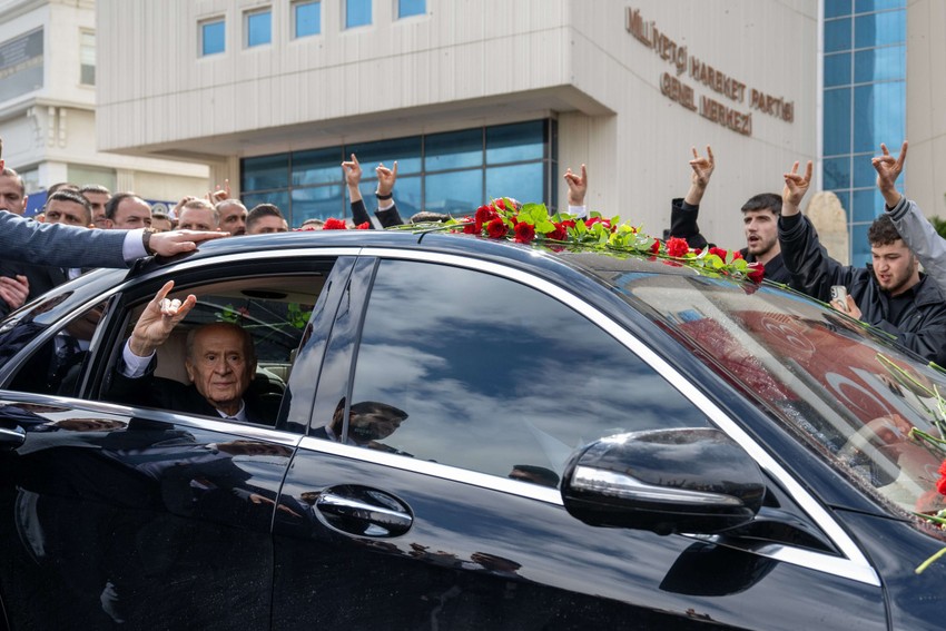 MHP lideri Devlet Bahçeli'den 65 gün sonra ilk görüntü! Türkeş'in mezarını ziyaret etti, MHP Genel Merkezi'nde mesaiye başladı - Resim : 26