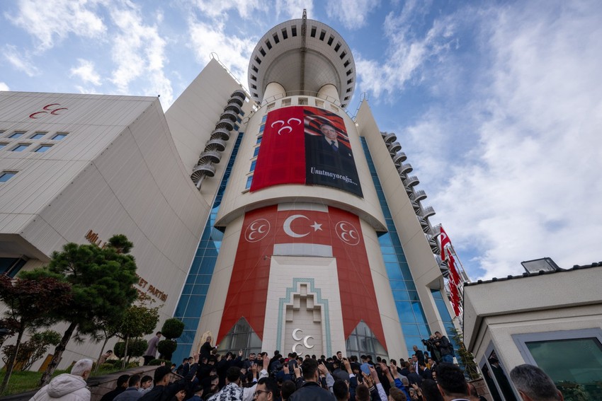 MHP lideri Devlet Bahçeli'den 65 gün sonra ilk görüntü! Türkeş'in mezarını ziyaret etti, MHP Genel Merkezi'nde mesaiye başladı - Resim : 31