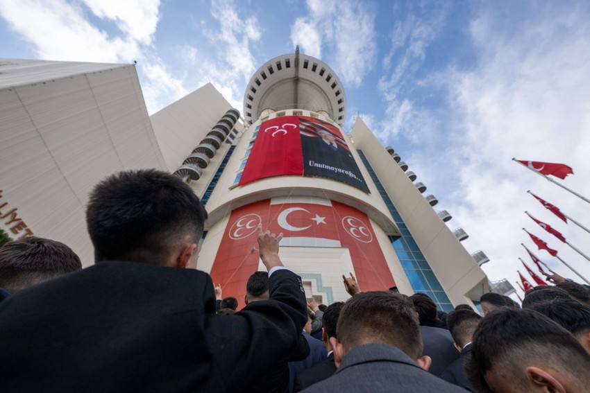 MHP lideri Devlet Bahçeli'den 65 gün sonra ilk görüntü! Türkeş'in mezarını ziyaret etti, MHP Genel Merkezi'nde mesaiye başladı - Resim : 32