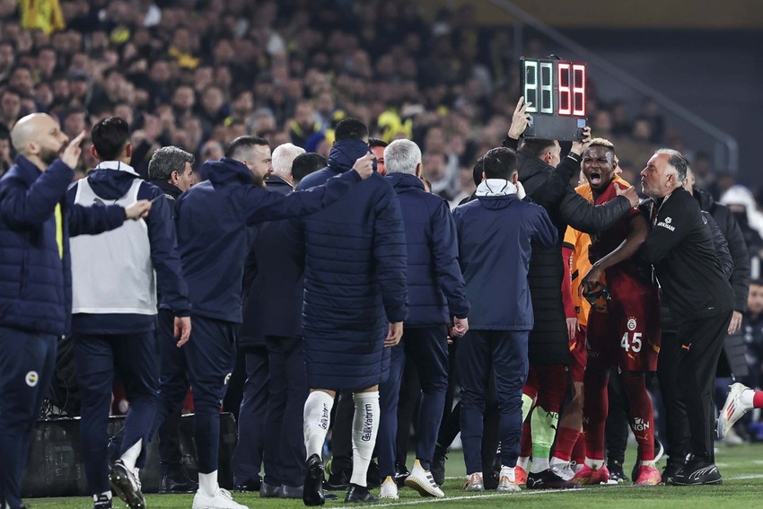 Olaylı Fenerbahçe-Galatasaray derbisinin hakem raporu ilk kez tv100’de! Mourinho, Okan Buruk, Mert Hakan, Barış Alper Yılmaz ve Foti… İşte yaşananlar - Resim : 1