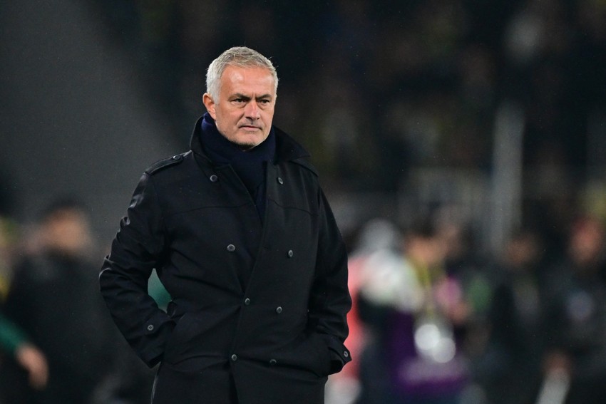 Sosyal medyayı salladı! Mahmut Uslu’dan “Mourinho ile devam edecek misiniz?” sorusuna olay yanıt! - Resim : 2