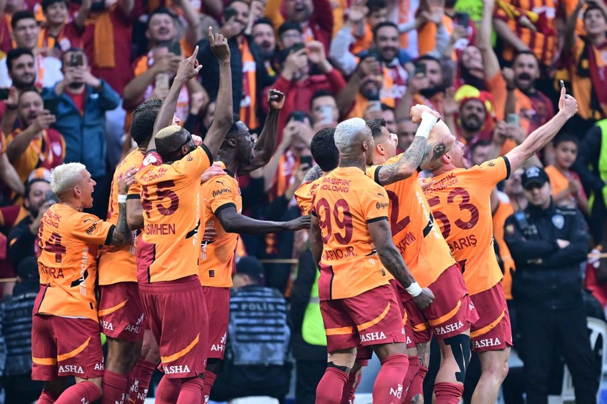 Fernando Muslera’nın penaltı kullanmasını eleştirmişti! Yıllar sonra ortaya çıktı! Mourinho da aynısını yapmış - Resim : 1