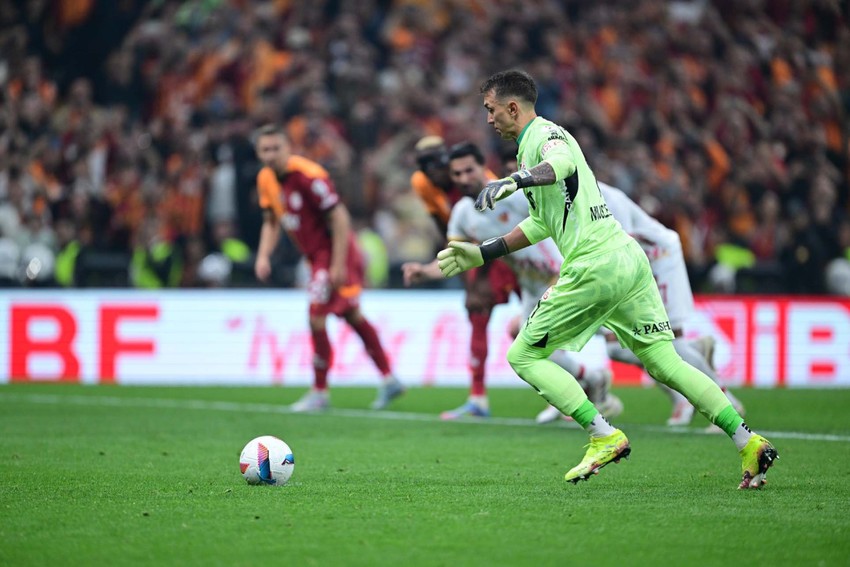Fernando Muslera’nın penaltı kullanmasını eleştirmişti! Yıllar sonra ortaya çıktı! Mourinho da aynısını yapmış - Resim : 3