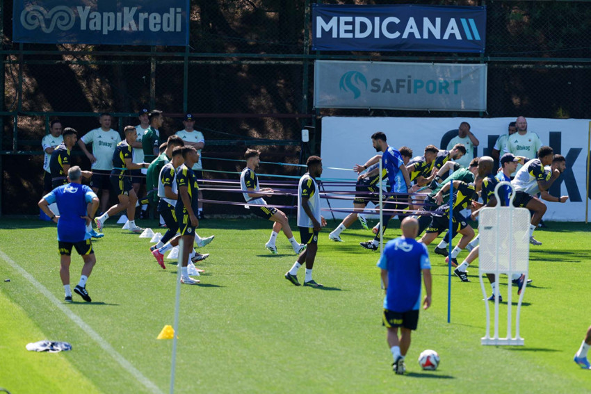 Fenerbahçeliler merak ediyordu! Jose Mourinho’nun teknik ekibi belli oldu - Resim : 1