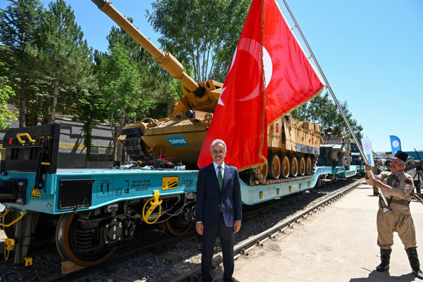 Bakan Uraloğlu duyurdu! Savaş tanklarımızı taşıyacak vagonlar hazır - Resim : 7