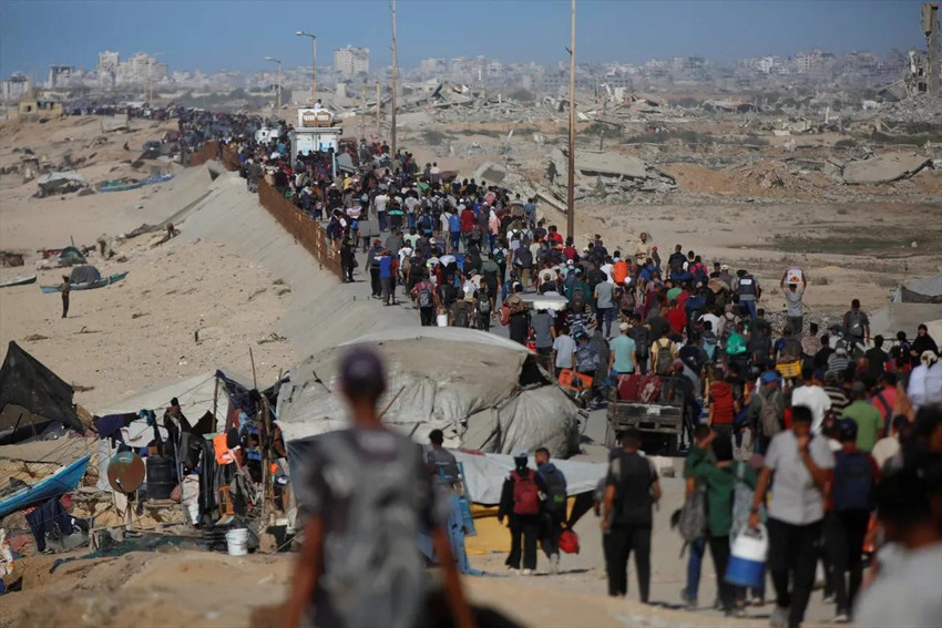Ateşkes sonrası Gazze’de hareketlilik: Yeniden inşa için umut: Filistinlilerin kuzeye dönüşü sürüyor - Resim : 4