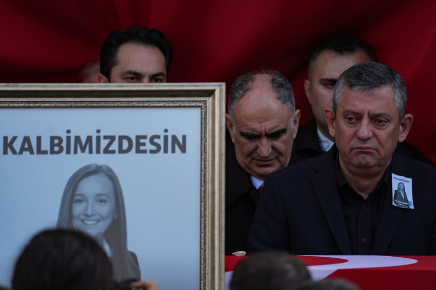 Gülşah Durbay'a veda! Özgür Özel gözyaşlarını tutamadı! '6 ayda bir tabut bayraklıyoruz' - Türkiye Haberleri - TV100