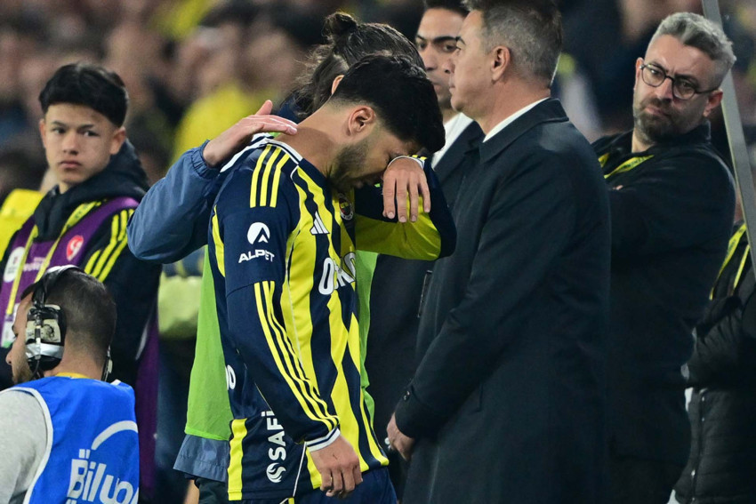 Fenerbahçe’de şok sakatlık! Yıldız futbolcu derbiye devam edemedi - Resim : 1