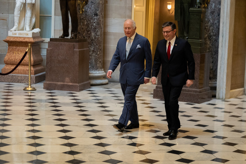 G&uuml;l&uuml;mseyen kral, diplomatik mesajlar: Liderlik koltuğun tartışmalı ey ABD!.. - Resim : 2