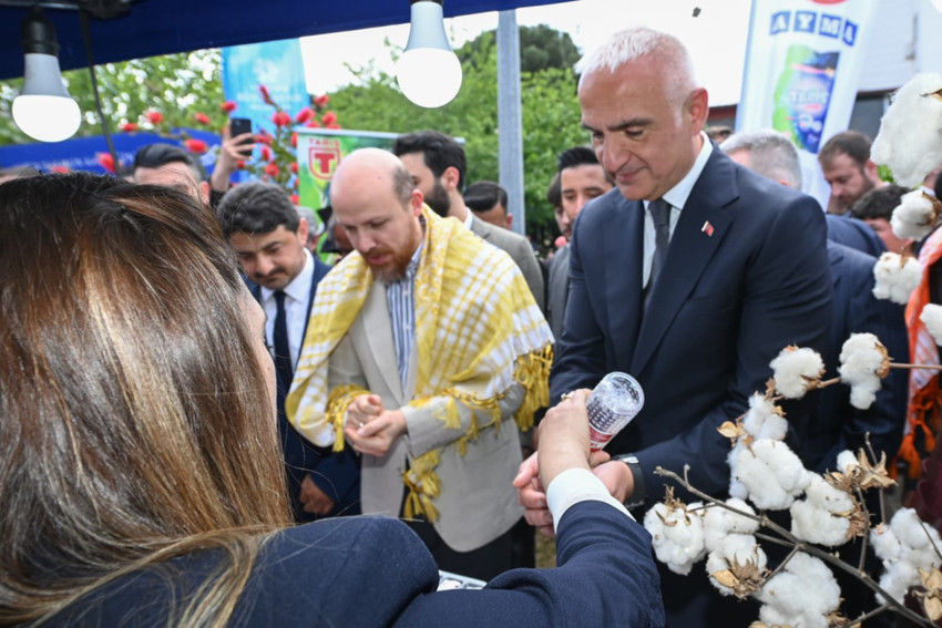 Nazilli'de festival heyecanı! Aydın'ın emeği k&uuml;lt&uuml;r&uuml; ve mimarisi sahneye &ccedil;ıktı! Bakan Ersoy, &uuml;retici ve sanatkarlarla bir araya geldi - Resim : 4