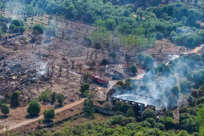 &Ccedil;in&rsquo;de havai fişek fabrikasında patlama: 21 &ouml;l&uuml;, 61 yaralı - Resim : 1