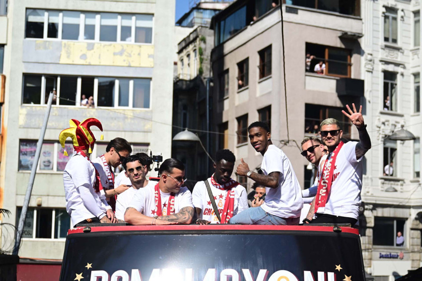 Ali Sami Yen'de muhteşem gece! Süper Lig şampiyonu Galatasaray kupasına kavuştu - Resim : 16