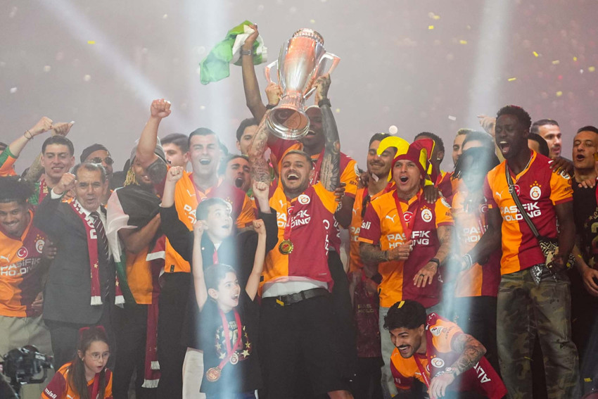 Ali Sami Yen'de muhteşem gece! Süper Lig şampiyonu Galatasaray kupasına kavuştu - Resim : 4