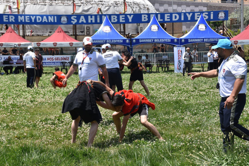Şahinbey’de Aba Güreşi heyecanı! 28 ilden 1.316 sporcu Şahinbey’de minderde buluştu! - Resim : 2