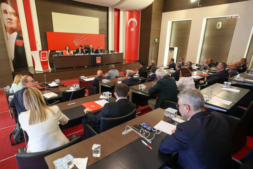 tv100 CHP PM toplantısının perde arkasına ulaştı: Dikkat çeken Özgür Özel mesajı! - Resim : 1