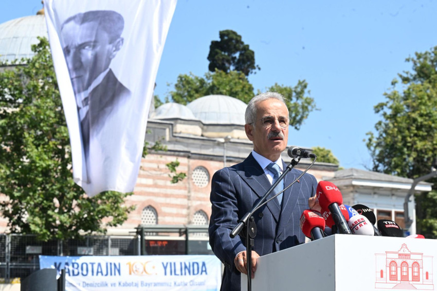 Denizcilikte dev atılım! Kabotajın 100. yılında 120 milyon yolcu hedefi! Bakan Uraloğlu: Denizlerimizi Mavi Vatan bildik! - Resim : 3