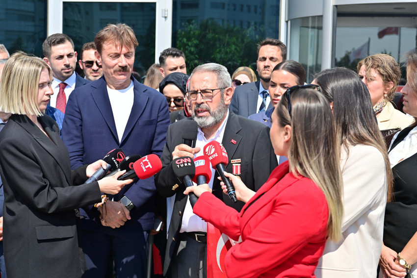 Şehit aileleri ayağa kalktı: CHP’li isim hakkında suç duyurusu: Ben 17 yaşındaki evladımı boşuna mı şehit verdim? - Resim : 4