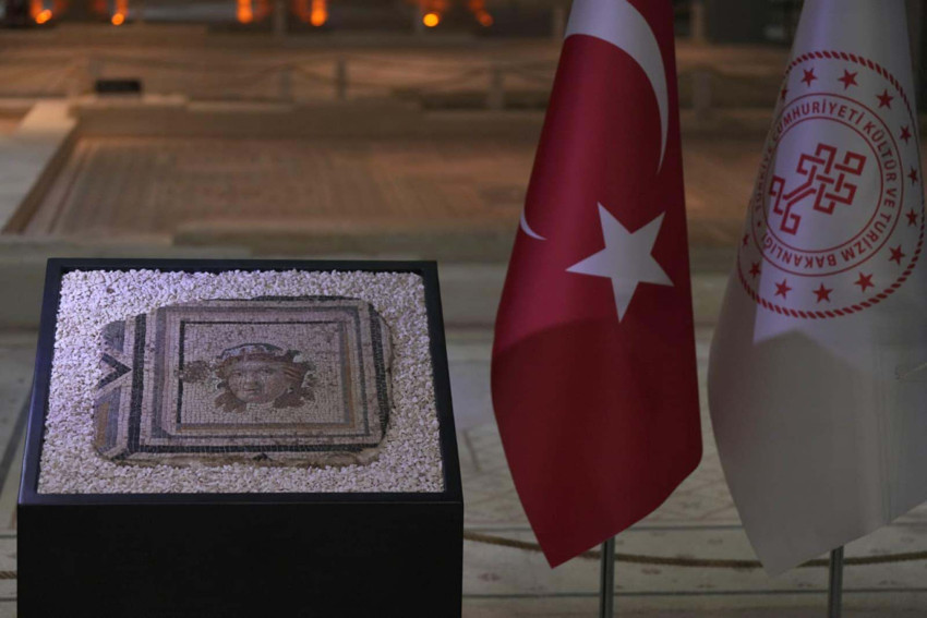 Zeugma’nın kayıp parçası 60 yıl sonra ana vatanına döndü! Bakan Ersoy: Sadece mozaiği değil, hafızayı da tamamlıyoruz - Resim : 2