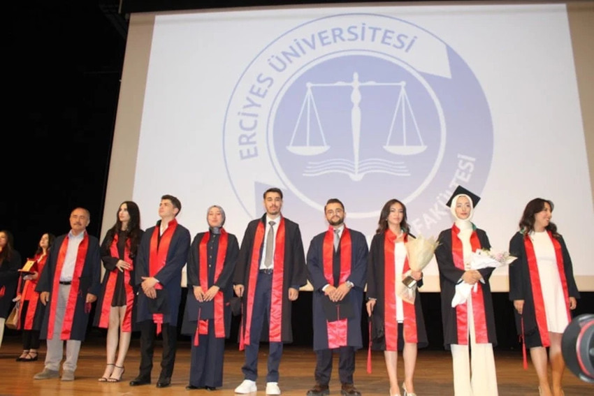 "Öğrenmenin yaşı yok" dedirtti! 79 yaşında avukat oldu - Resim : 2