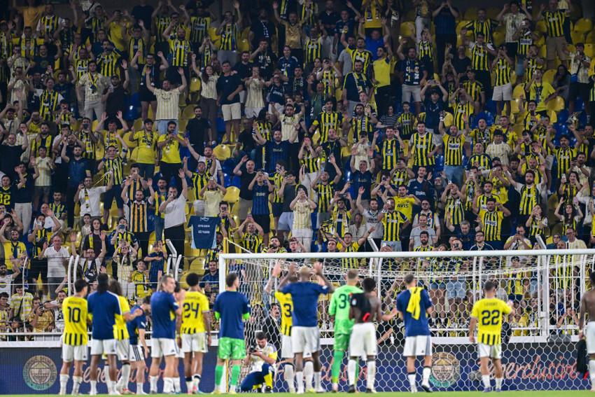 Fenerbahçe-Gornik Zabrze maçı Türkiye'yi ekrana kilitledi! Futbolseverler tv100'de futbola doydu - Resim : 1