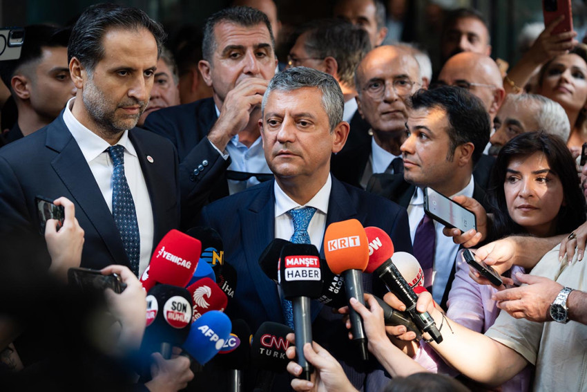 Hacı Yakışıklı&rsquo;dan &ccedil;ok konuşulacak iddia: Yeni Parti&rsquo;den 10 vekil istifa edebilir - Resim : 1