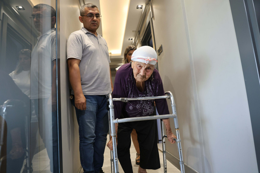 Adana'da akıllara durgun veren olay! Kızı ve torunu tarafından dolandırıldı: 20 günde 13 milyon harcadılar - Resim : 1