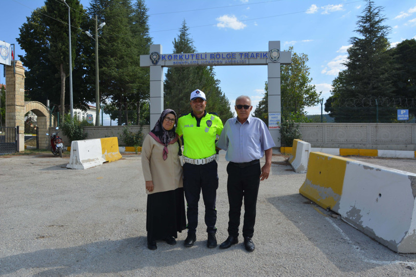 Polisi görünce eşini yolda indirdi! Trafik uygulamasında film gibi anlar! Tüm Türkiye bu cezayı konuşuyor - Resim : 5